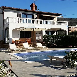 https://apartments-michelle-punat.primorje-gorskikotar.com